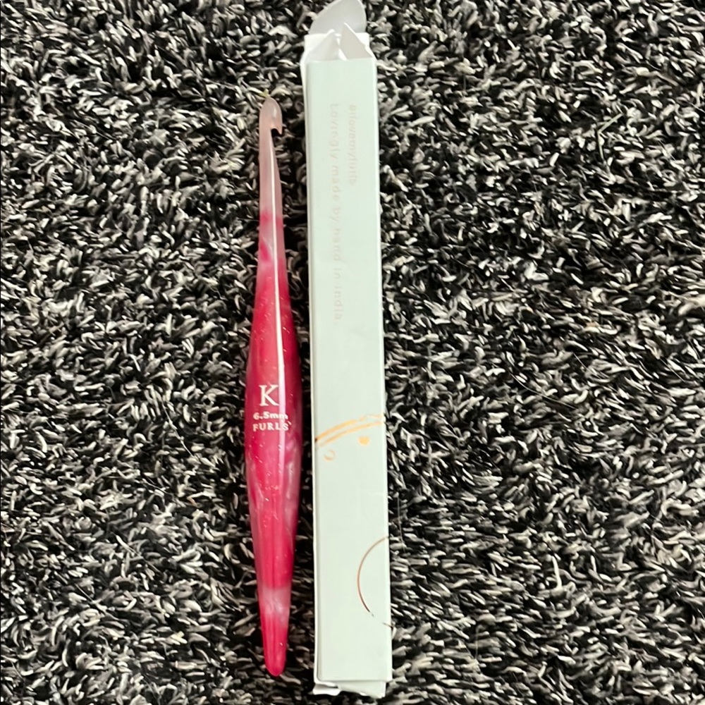 Furls Crochet Hook in Red